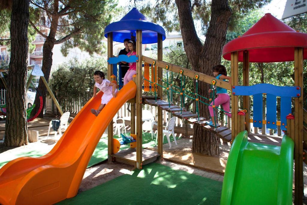 Hotel Pineta Σαν Μπενεντέτο ντελ Τρόντο Εξωτερικό φωτογραφία