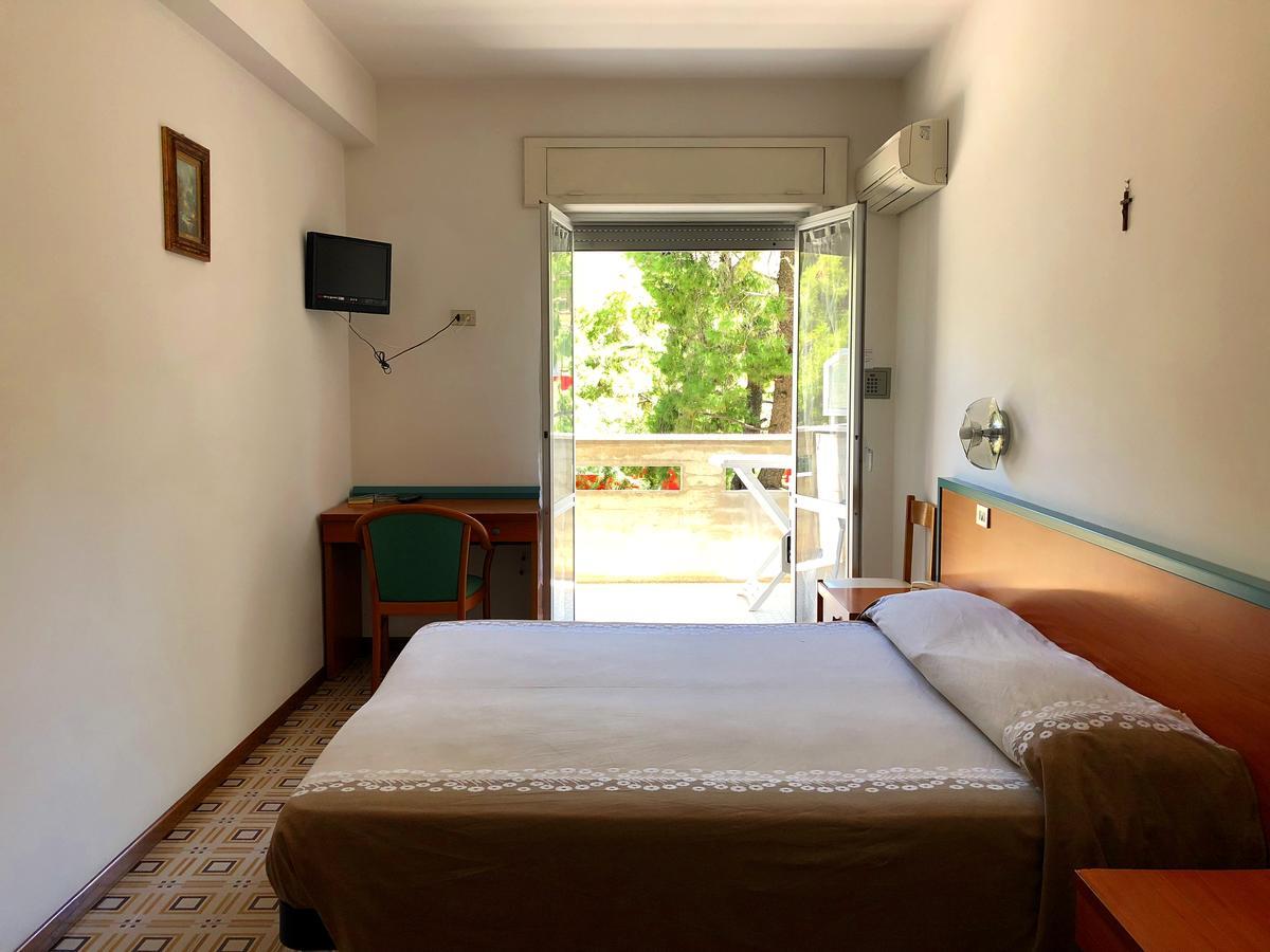 Hotel Pineta Σαν Μπενεντέτο ντελ Τρόντο Εξωτερικό φωτογραφία